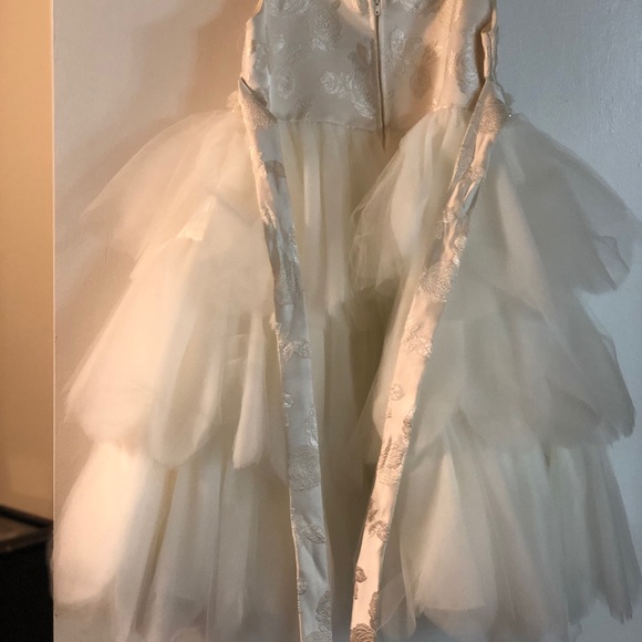 Beautiful girls size 8 flower girl dress - Picture 2 of 4